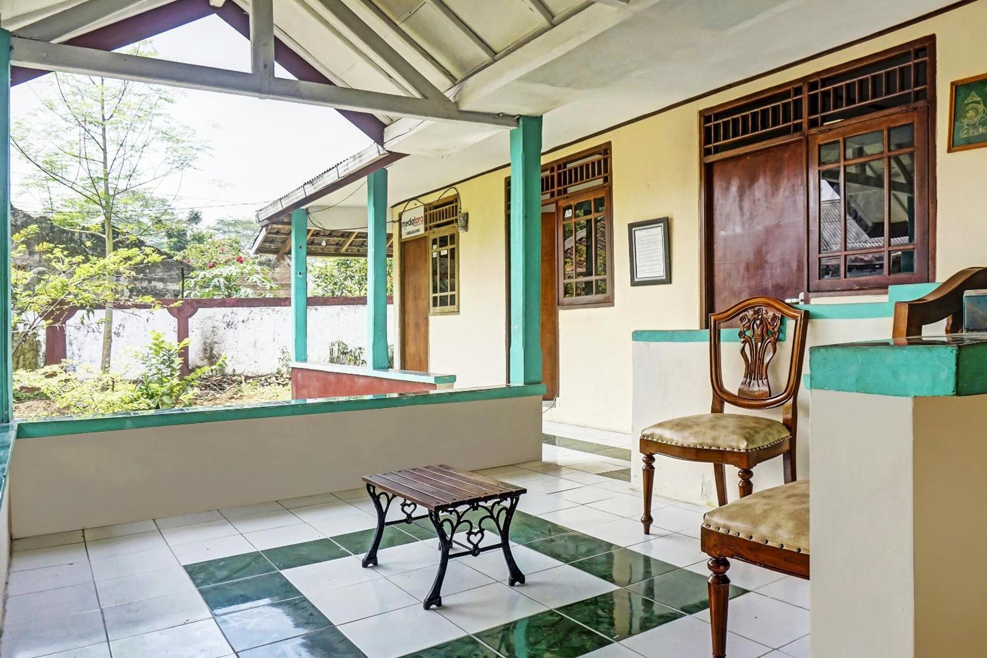 Oyo 90928 Wisma Asri Putra Syariah Bogor Dış mekan fotoğraf
