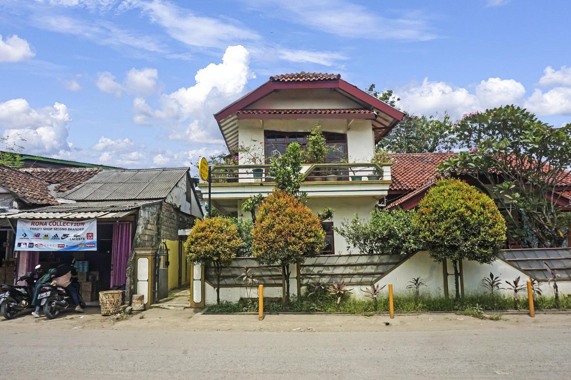 Oyo 90928 Wisma Asri Putra Syariah Bogor Dış mekan fotoğraf