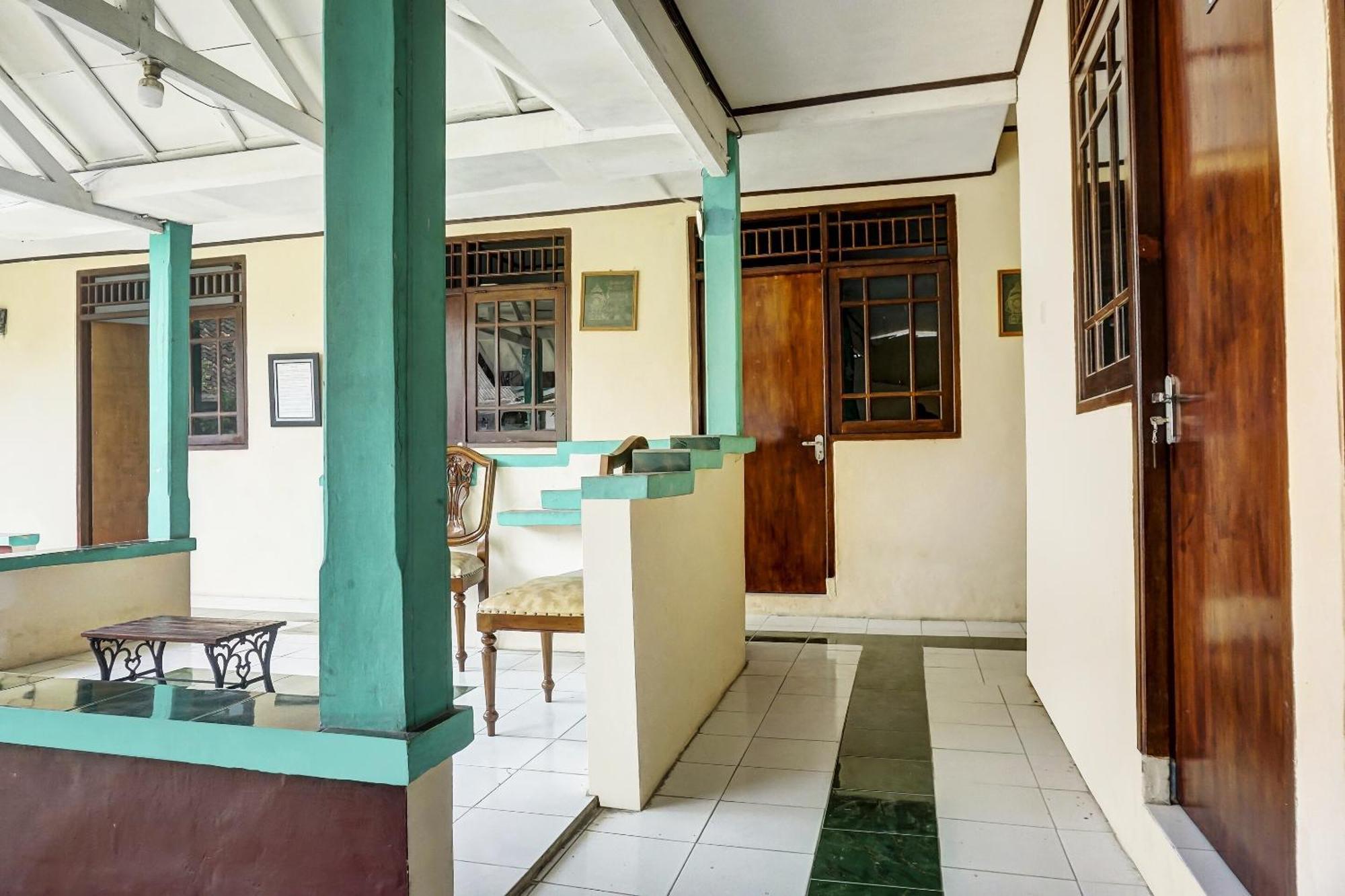 Oyo 90928 Wisma Asri Putra Syariah Bogor Dış mekan fotoğraf